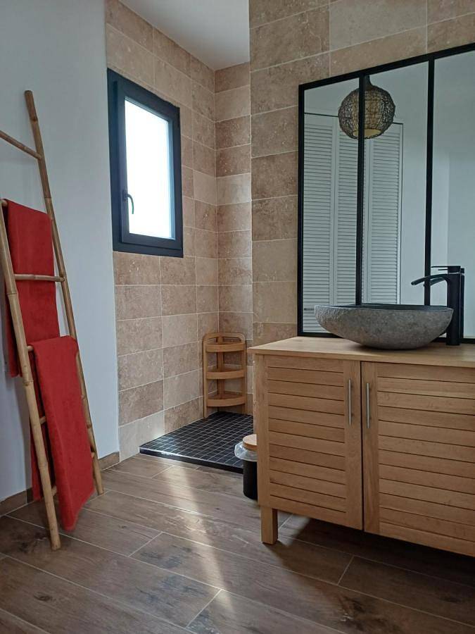 Double Room in Tresques, Région de Nîmes