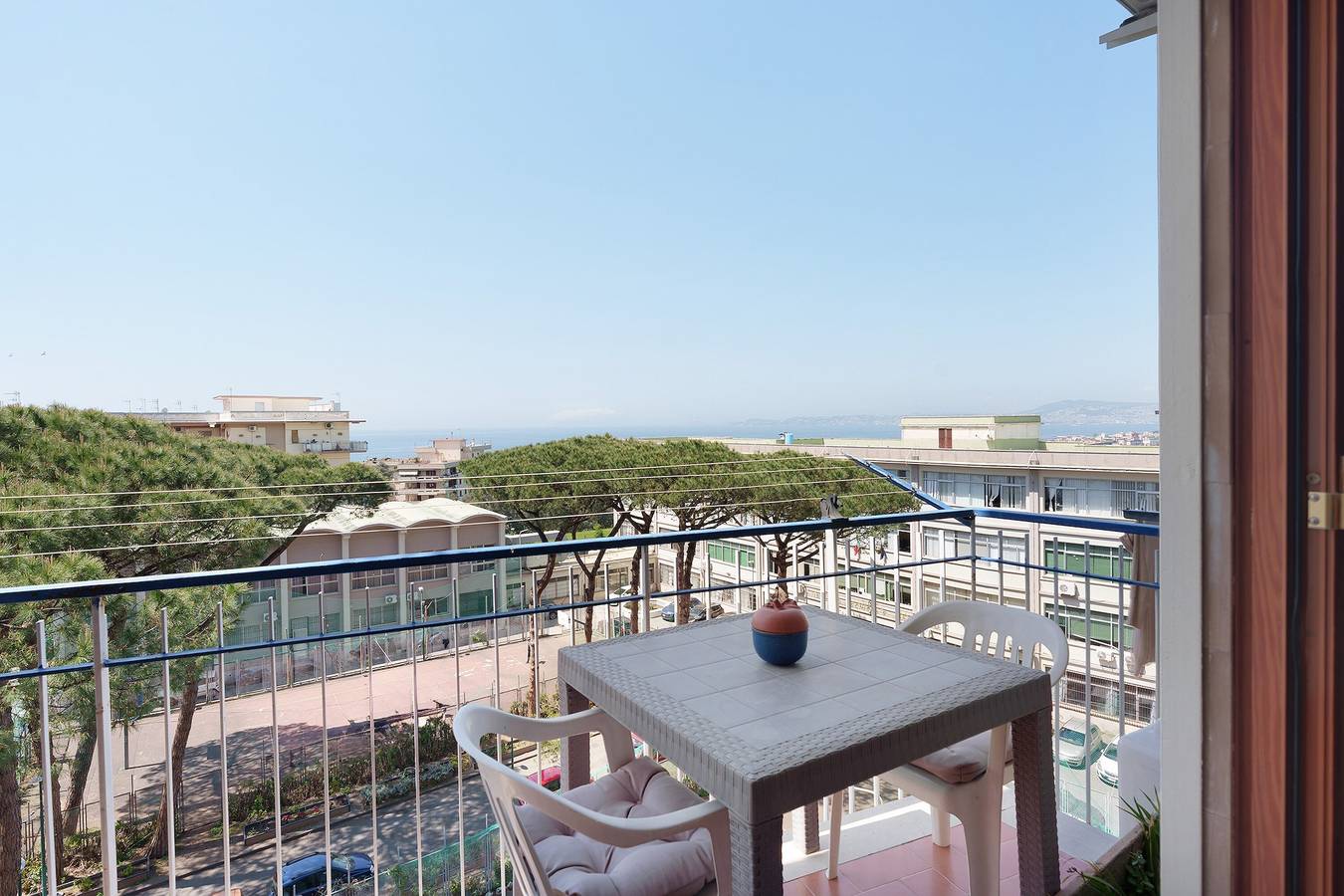 Apartamento entero, Apartamento 'Le Stelle Di Zia Pina' con vistas al mar, Wi-Fi y aire acondicionado in Torre del Greco, Parque nacional del Vesubio