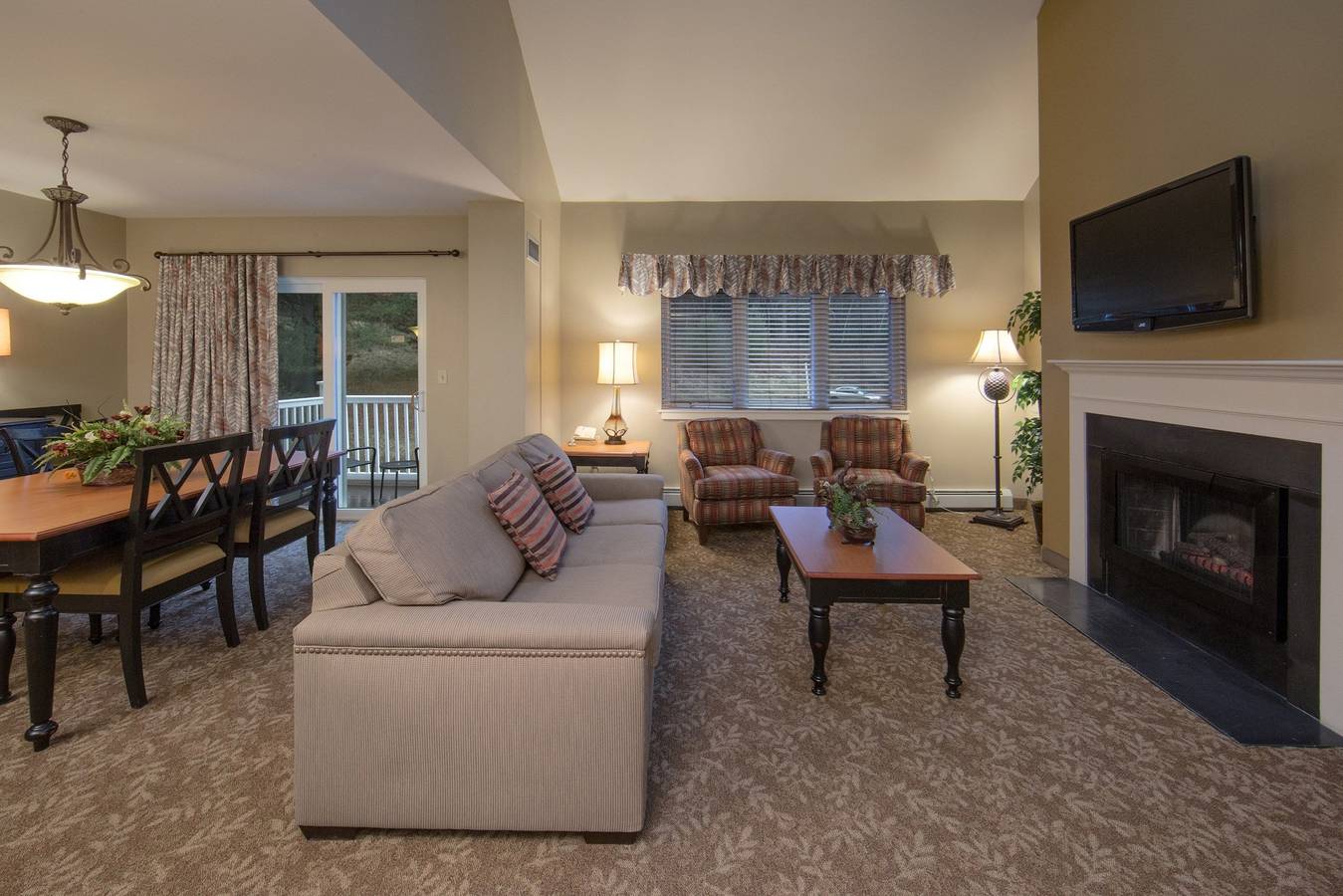 Vacation Rental for 10 Guests in West Windsor, Vermont