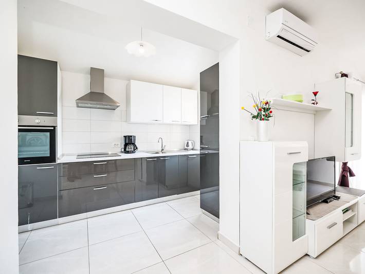 Ferienhaus für 8 Personen, mit Balkon in Maslenica - 4