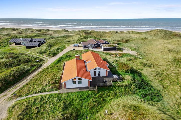 Ferienhaus mit Meerblick für 8 Personen, mit Whirlpool und Terrasse in Grønhøj Strand