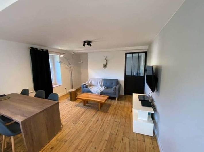 Gîte pour 5 personnes, avec vue à Savignac-les-Ormeaux - 2