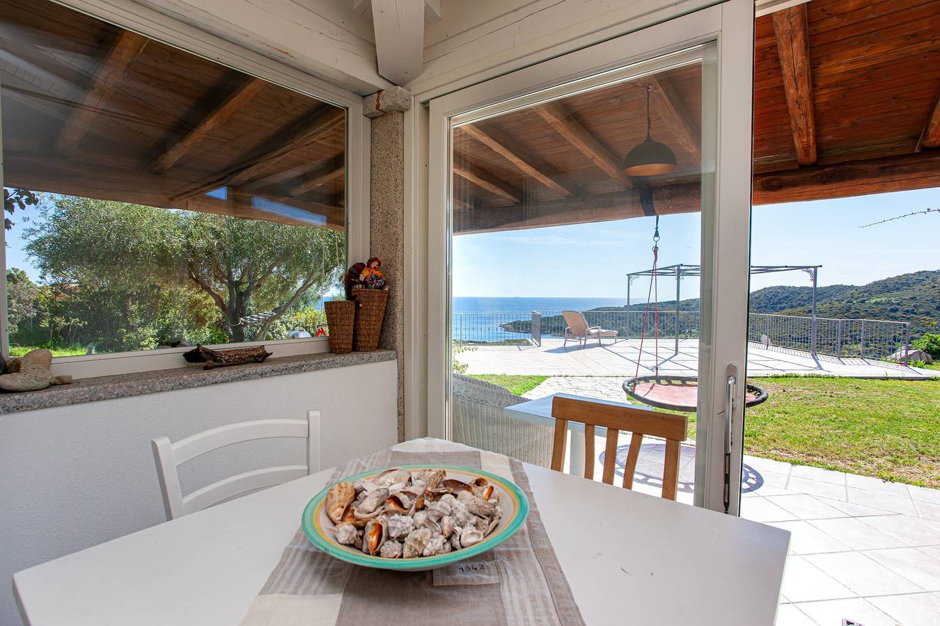 Villa per vacanze "Risveglio Con Alba" con vista mare, giardino e terrazza in La Padula Sicca, San Teodoro