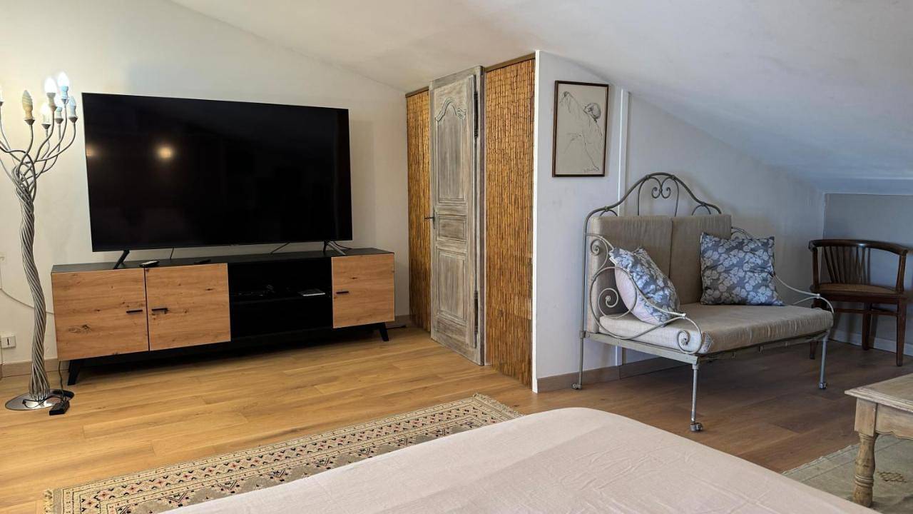 Double Room with Terrace in Vaison-la-Romaine, Parc naturel régional du Mont-Ventoux