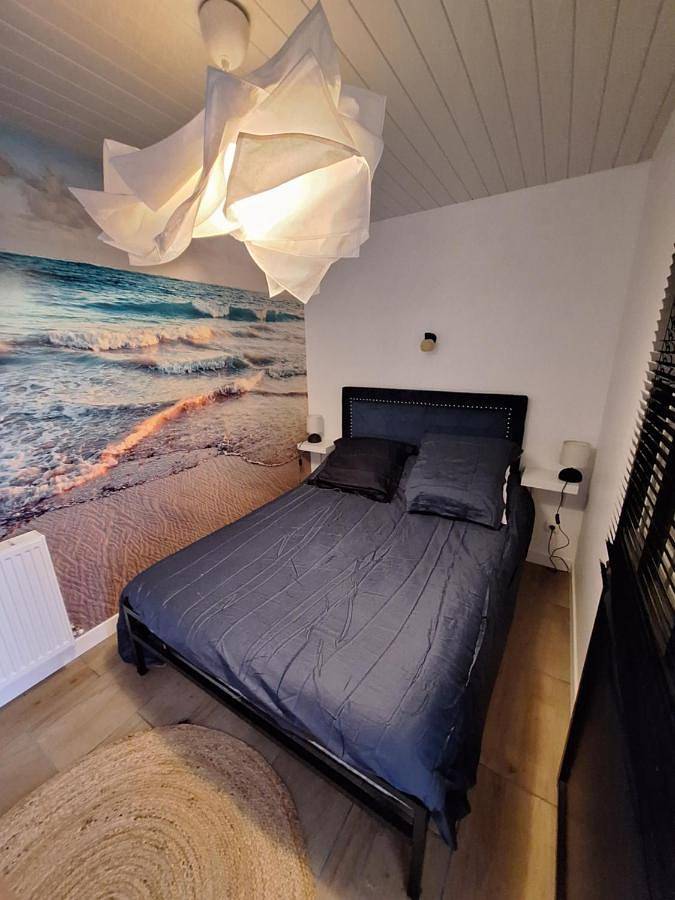 Appartement entier, One-Bedroom Apartment in Saint-Vaast-la-Hougue, Région de Cherbourg