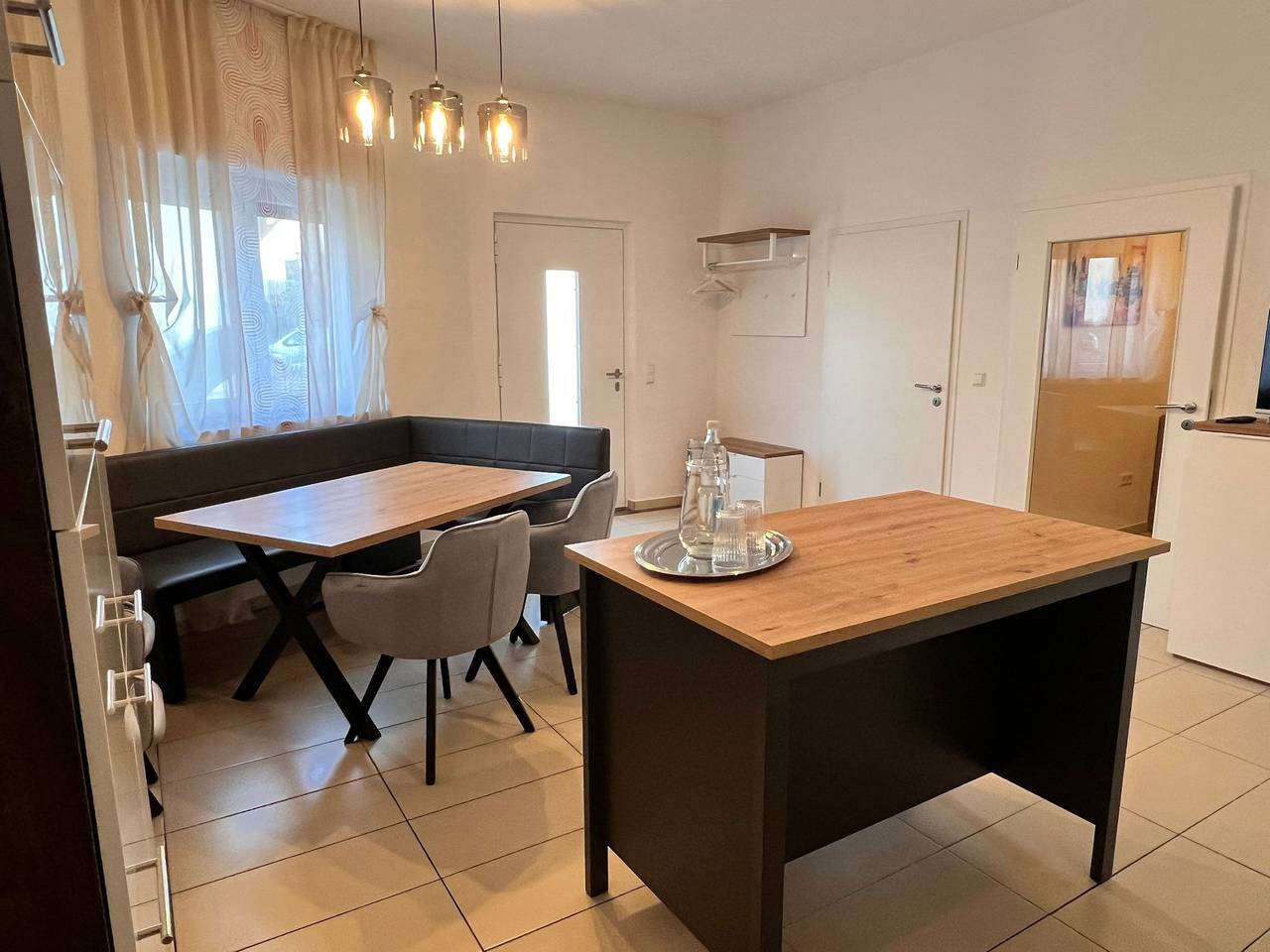 Ganze Wohnung, Ferienwohnung 'Dreams Lodge' mit privater Terrasse, Wi-Fi und Klimaanlage in Kötz, Bayerisch Schwaben