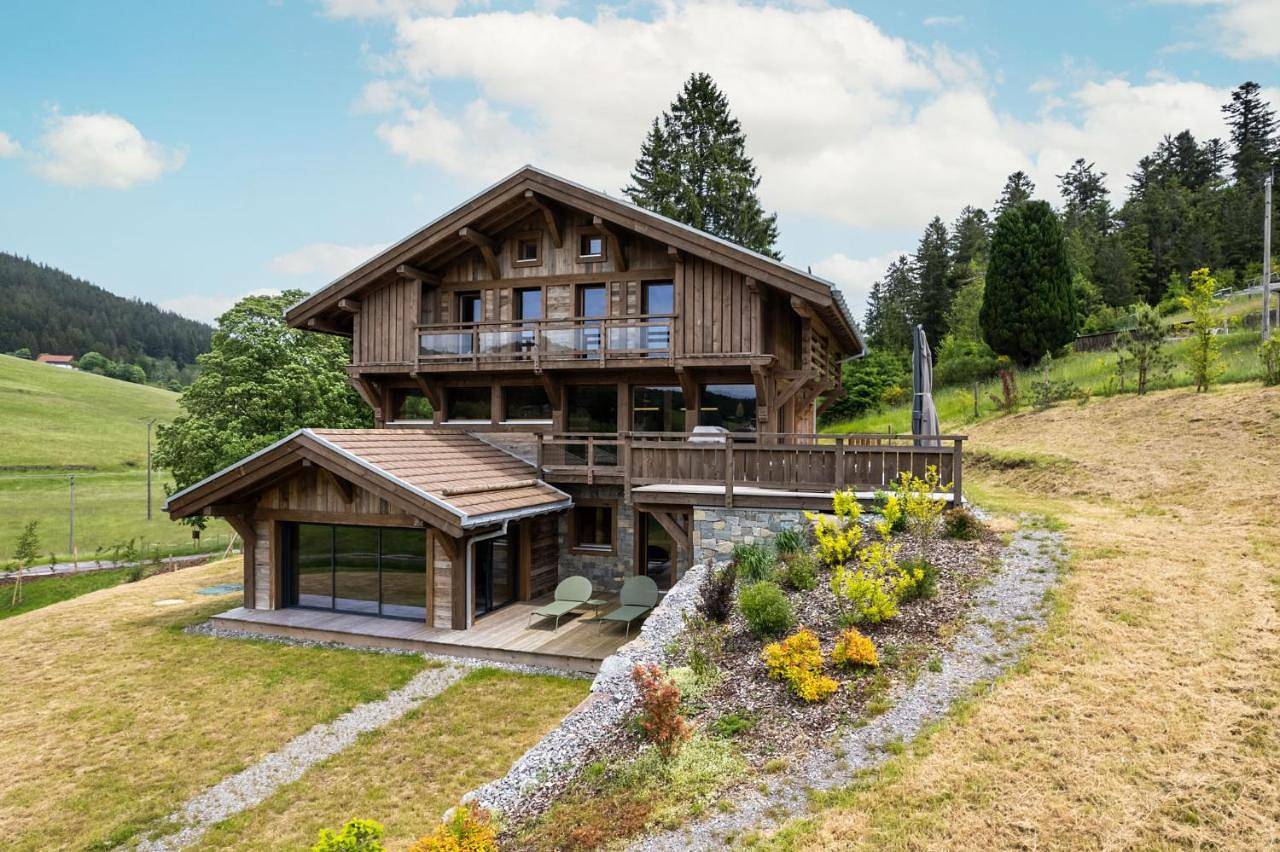Le Grand V, chalet de luxe avec piscine intérieure in Le Valtin, Parc naturel régional des Ballons des Vosges