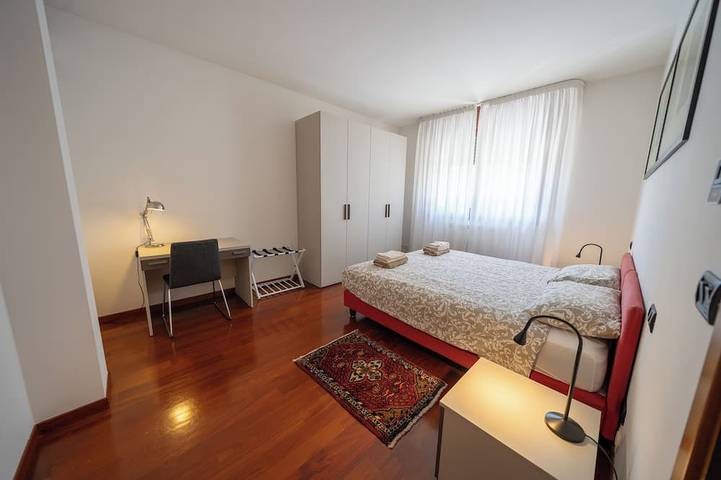 Ganze Wohnung, Elegant apartment with garden and parking spot, close to Airport and Venice in Venedig, Lagune von Venedig