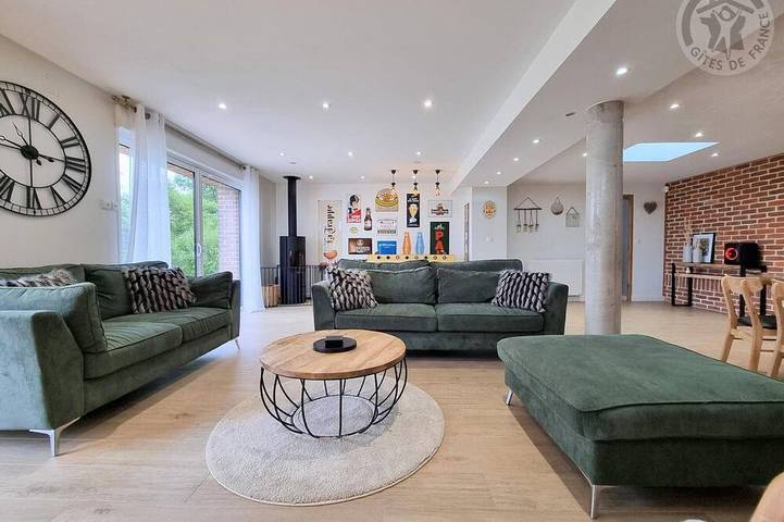 Gîte pour 11 personnes, avec terrasse et jardin