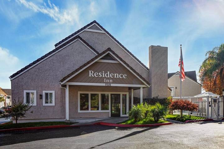 Hotel para 4 personas, con piscina y jacuzzi - 1