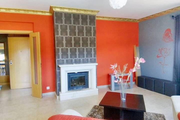 Gîte pour 6 personnes, avec balcon et jardin dans Urqueira