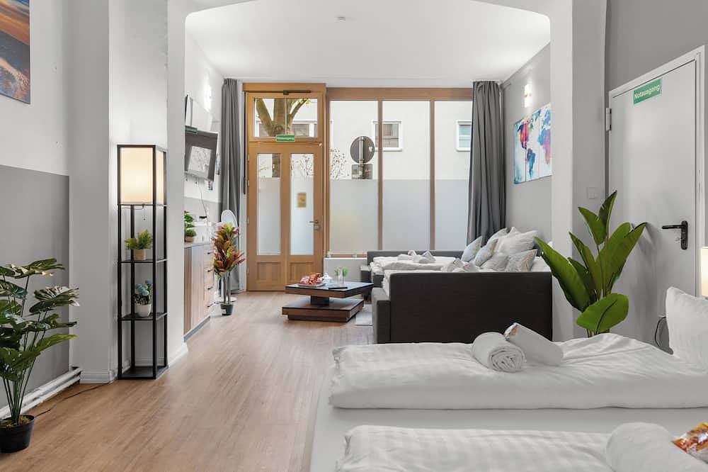 Ganze Wohnung, Comfortable and big, Groß, komfortabel, 11 min Hbf – bis 14 Pers. in Nippes (Köln), Köln