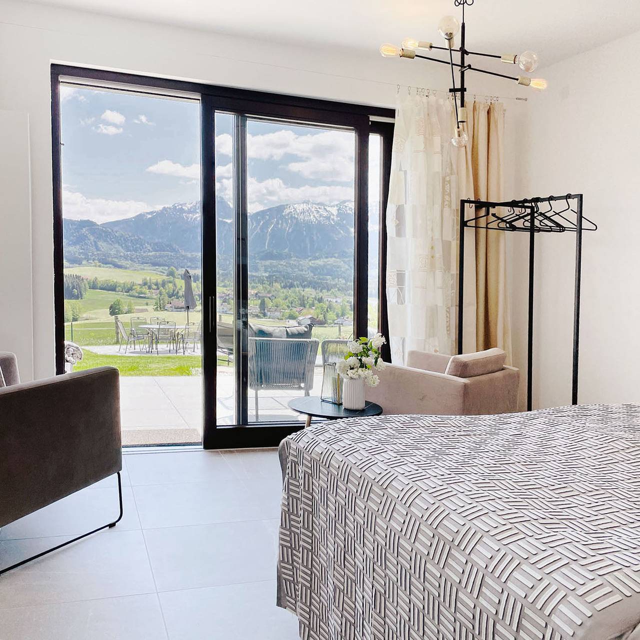 Ganze Ferienwohnung, Suite Schlossblick in Hopfen am See, Bayerisch Schwaben