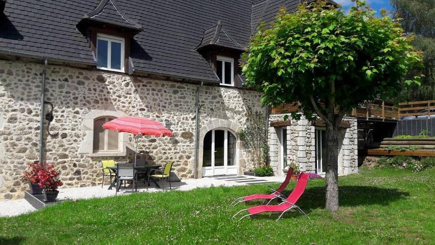 Location de vacances pour 4 personnes, avec terrasse, animaux acceptés à Saint-Mamet-la-Salvetat - 3