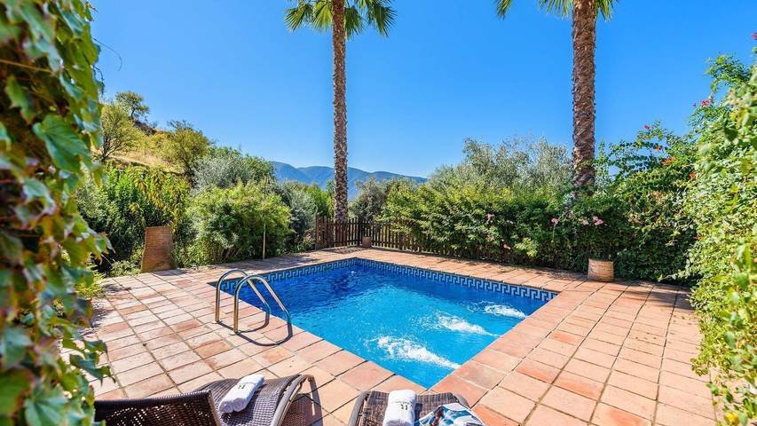 Casa rural para 2 personas, con jacuzzi además de balcón/terraza y piscina en Alpujarra Granadina