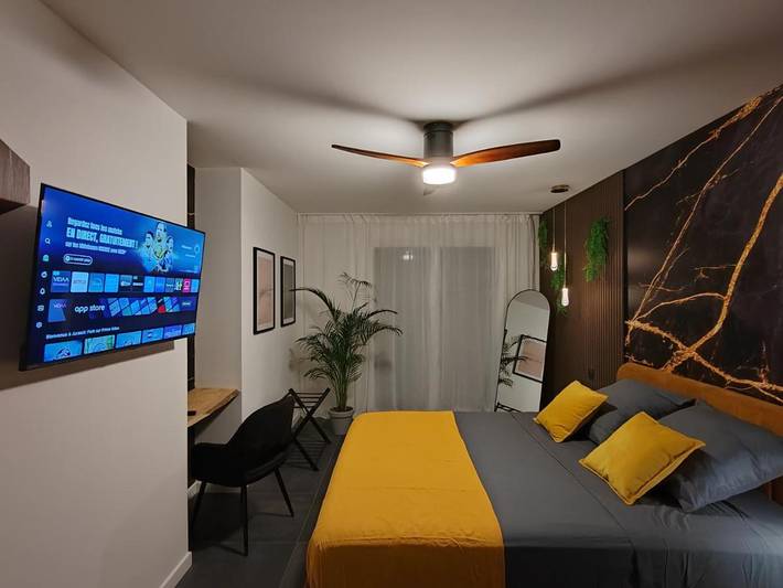 Gîte pour 2 personnes, avec Terrasse et Jardin à Cellettes