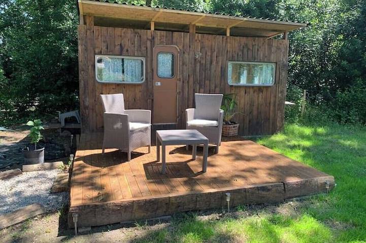 Cabane en bois pour 3 personnes, animaux acceptés - 1