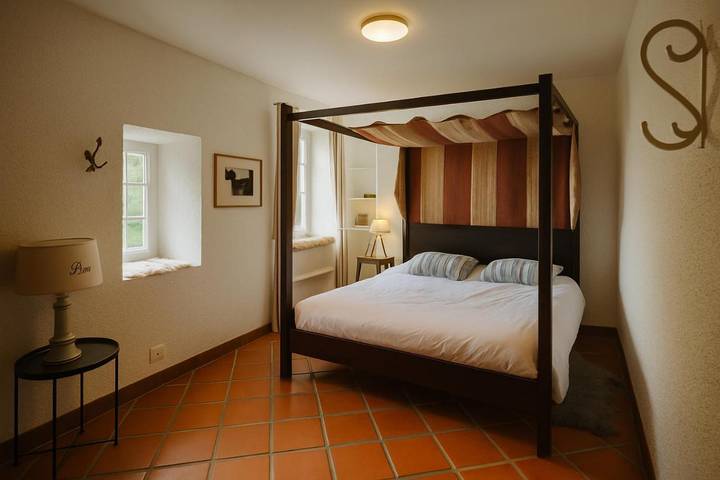 Gîte pour 5 personnes, avec vue et terrasse dans Trézioux - 4