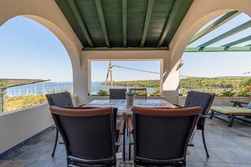 Ferienhaus für 6 Personen, mit Terrasse auf Dugi Otok