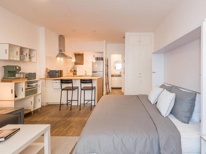 Apartamento vacacional entero, Sitges Spaces Deluxe Center Studio - Moderno y céntrico! in Sitges, Garraf