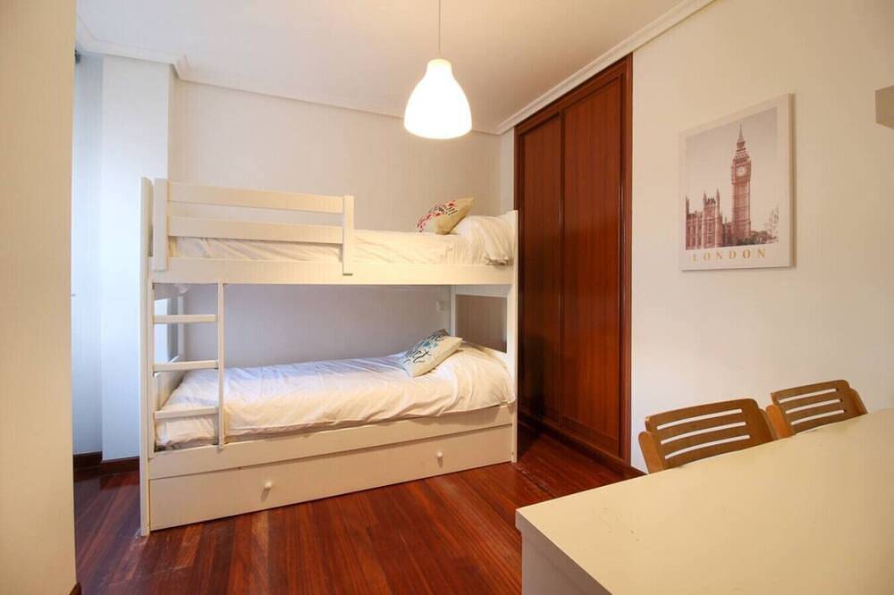 Apartamento entero, S20 apartment pool/terrace/garden in Santander, Costa de Cantabria