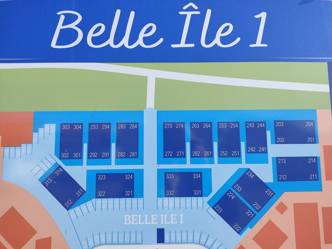 Appartement entier, Villa Climatisée Bord de l'Eau - 4/5 pers - Proche Plage avec Parking Privé in Gruissan (Ville), Gruissan
