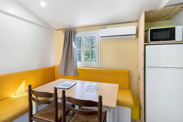 Camping pour 6 personnes, avec bassin pour enfant et jardin, adapté aux familles en Dordogne - 4