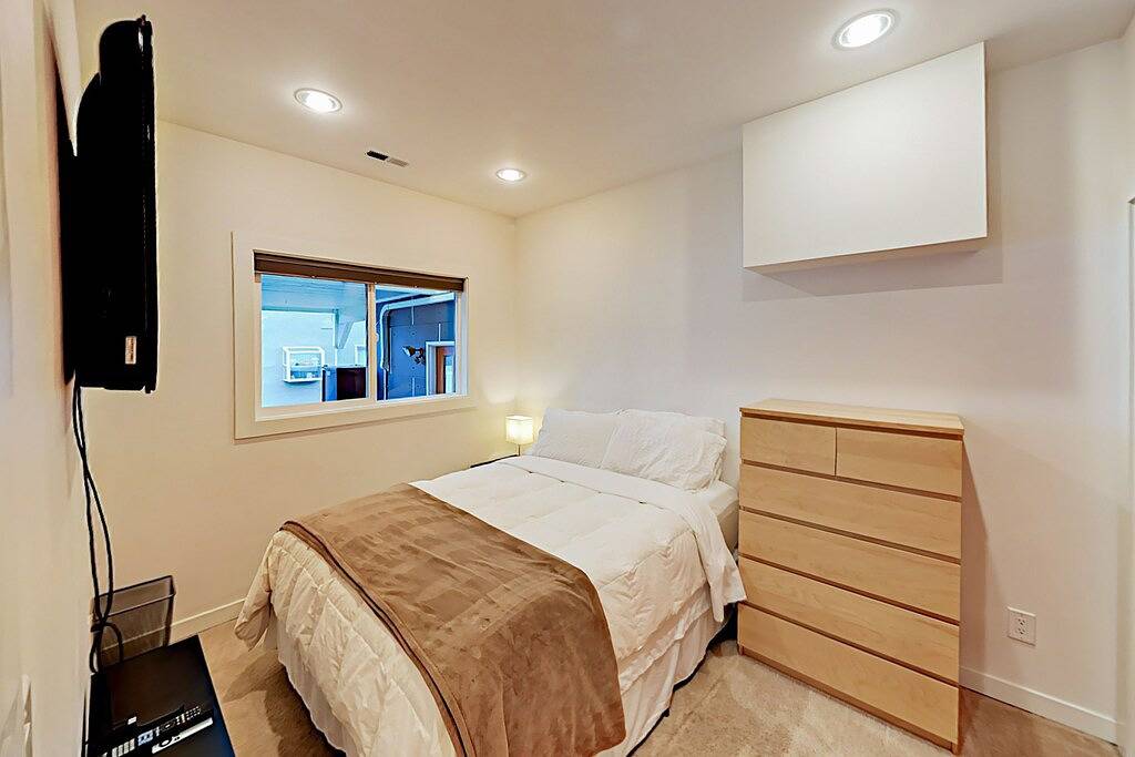 Modern home in quiet neighborhood near Lincoln Park in West Seattle, Seattle