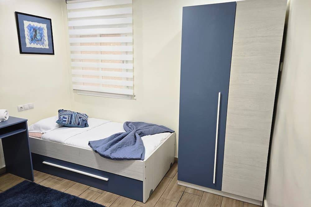 Entire apartment, Modern Whole Lodging, Barcelona Terrassa in Terrassa, Barcelona Inland