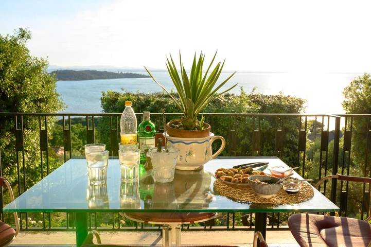 B&b per 3 persone, con Balcone e Terrazza nonché Giardino e Vista lago in Lago Trasimeno