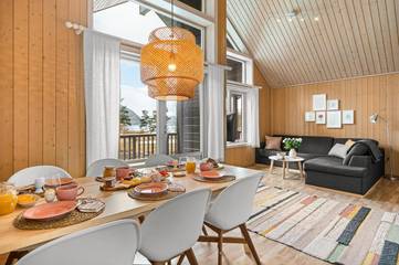 Bungalow für 8 Personen, mit Seeblick und Ausblick sowie Pool und Garten in Norwegen