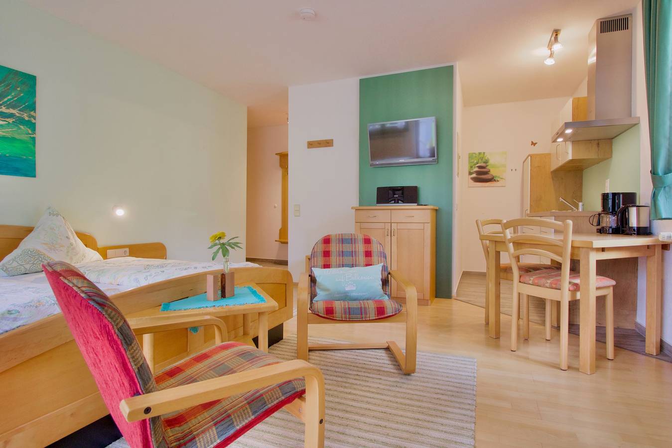 Ganze Wohnung, Ferienwohnung "Risthof 2" mit gemeinschaftlichem Garten, Sauna und Spielplatz in Owingen, Region Bodensee-Oberschwaben