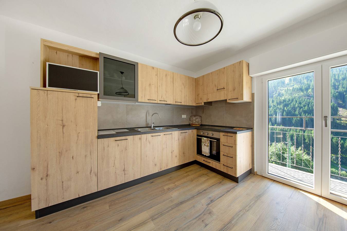 Appartamento intero, Appartamento 'Blu' con vista sulle montagne, terrazza privata e Wi-Fi in San Pietro di Cadore, Karnischer Hauptkamm