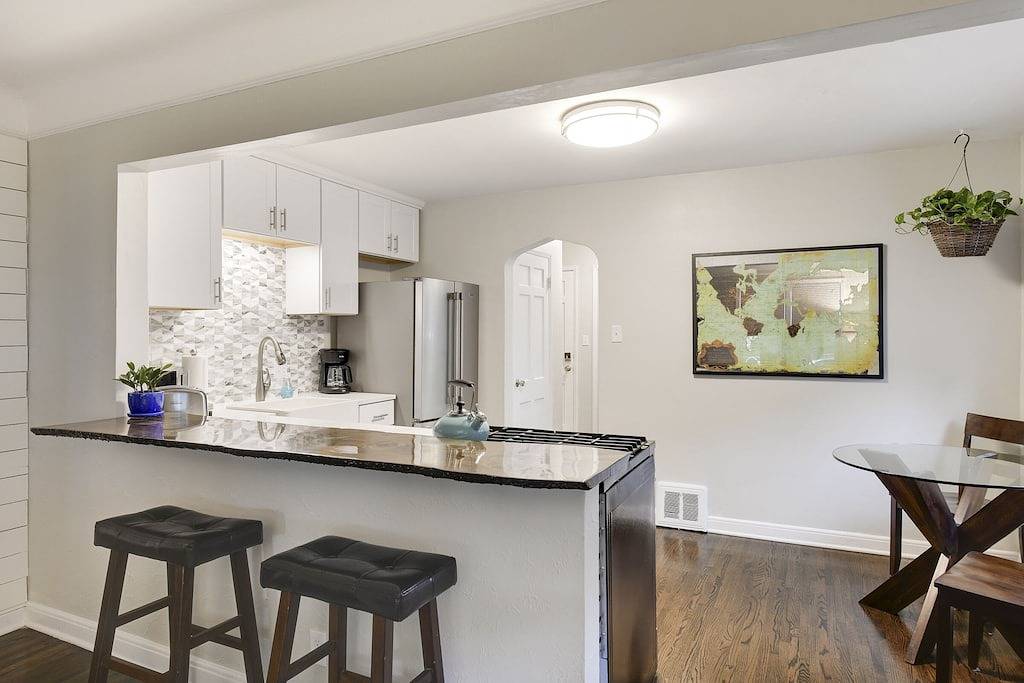 Walk to Falls / Close to Everything / Fenced Backyard in Minneapolis, Twin Cities