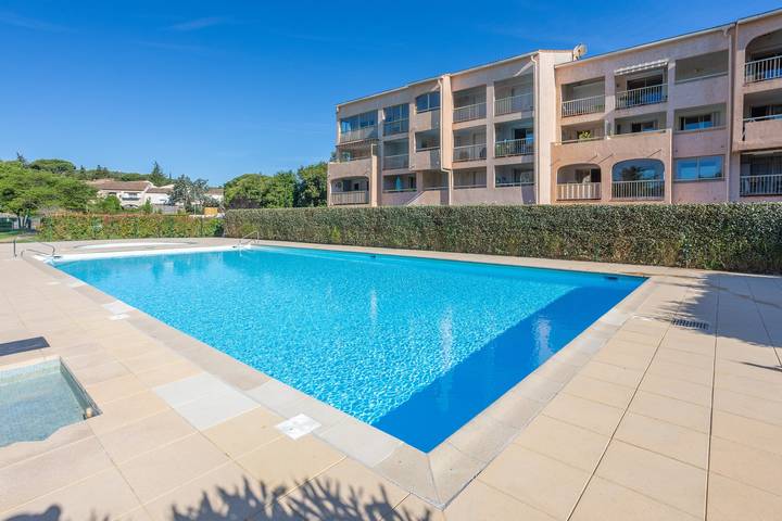 Ferienwohnung für 4 Personen, mit Garten und Kinderpool in Sainte-Maxime