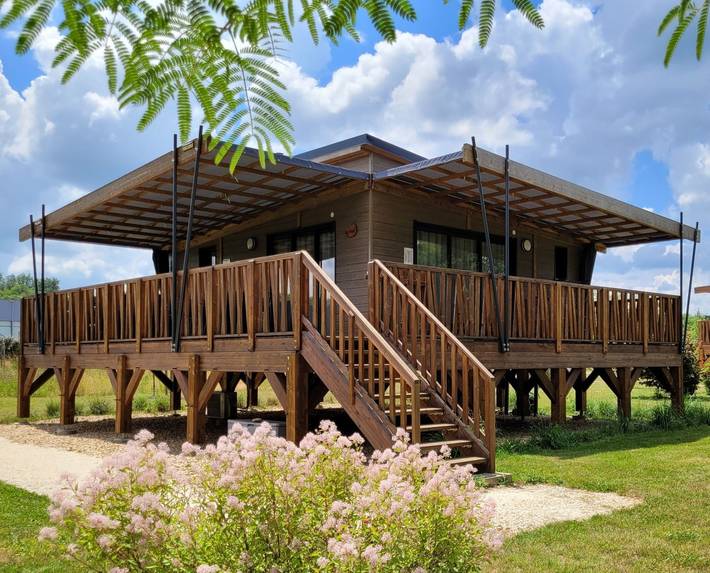 Gîte pour 4 personnes, avec jacuzzi ainsi que jardin et terrasse