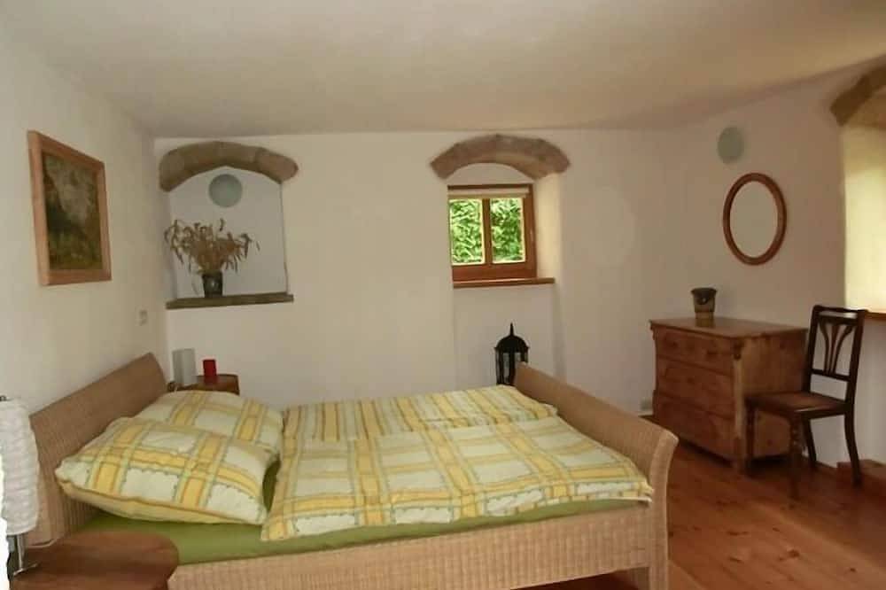 Ganze Wohnung, Ferienwohnung mit Charme, Entspannen mitten im Grünen im schönen Elbtal in Loschwitz, Dresden