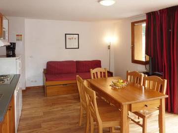 Gîte pour 6 personnes, avec balcon à Eygliers