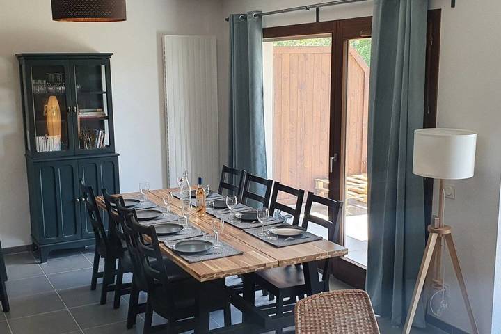 Location de vacances pour 8 personnes, avec terrasse, animaux acceptés à Saint-Jean-de-Sixt