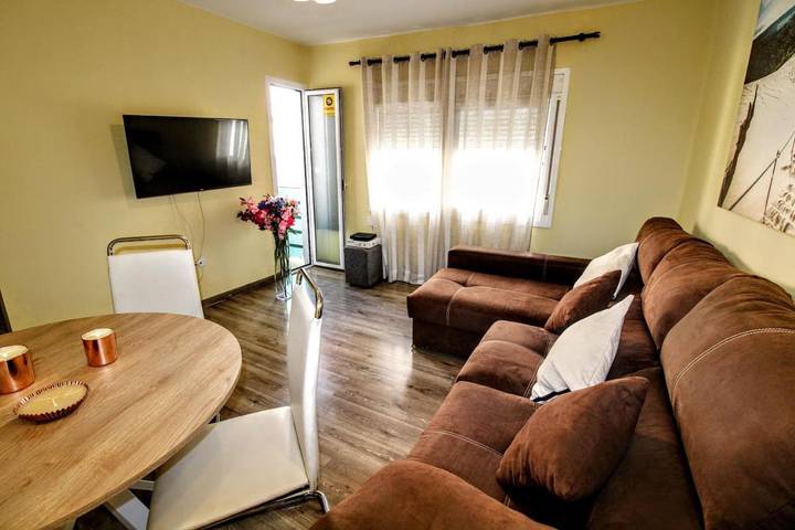 Apartamento de vacaciones para 6 personas, con balcón - 1
