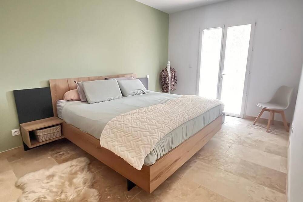 Villa au Calme, Climatisée, Piscine Entre Saint Rémy, les Alpilles et Avignon in Maillane, Arles und Umgebung