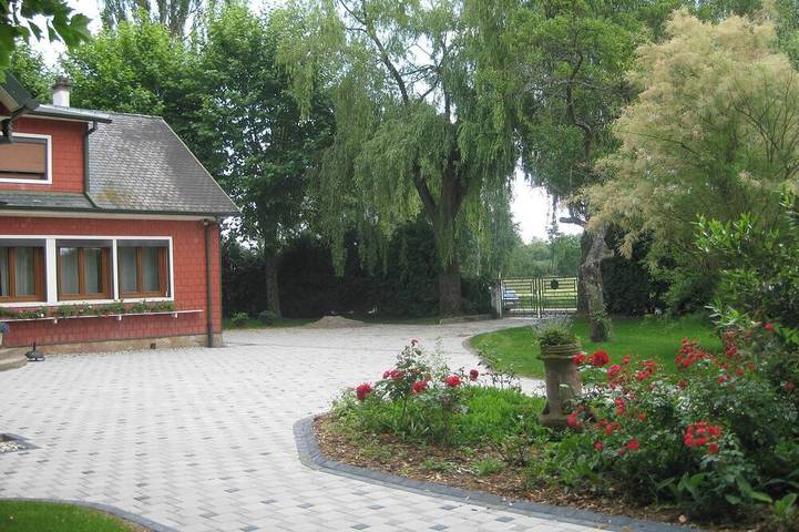 Location de vacances pour 12 personnes, avec Jardin à Sermersheim