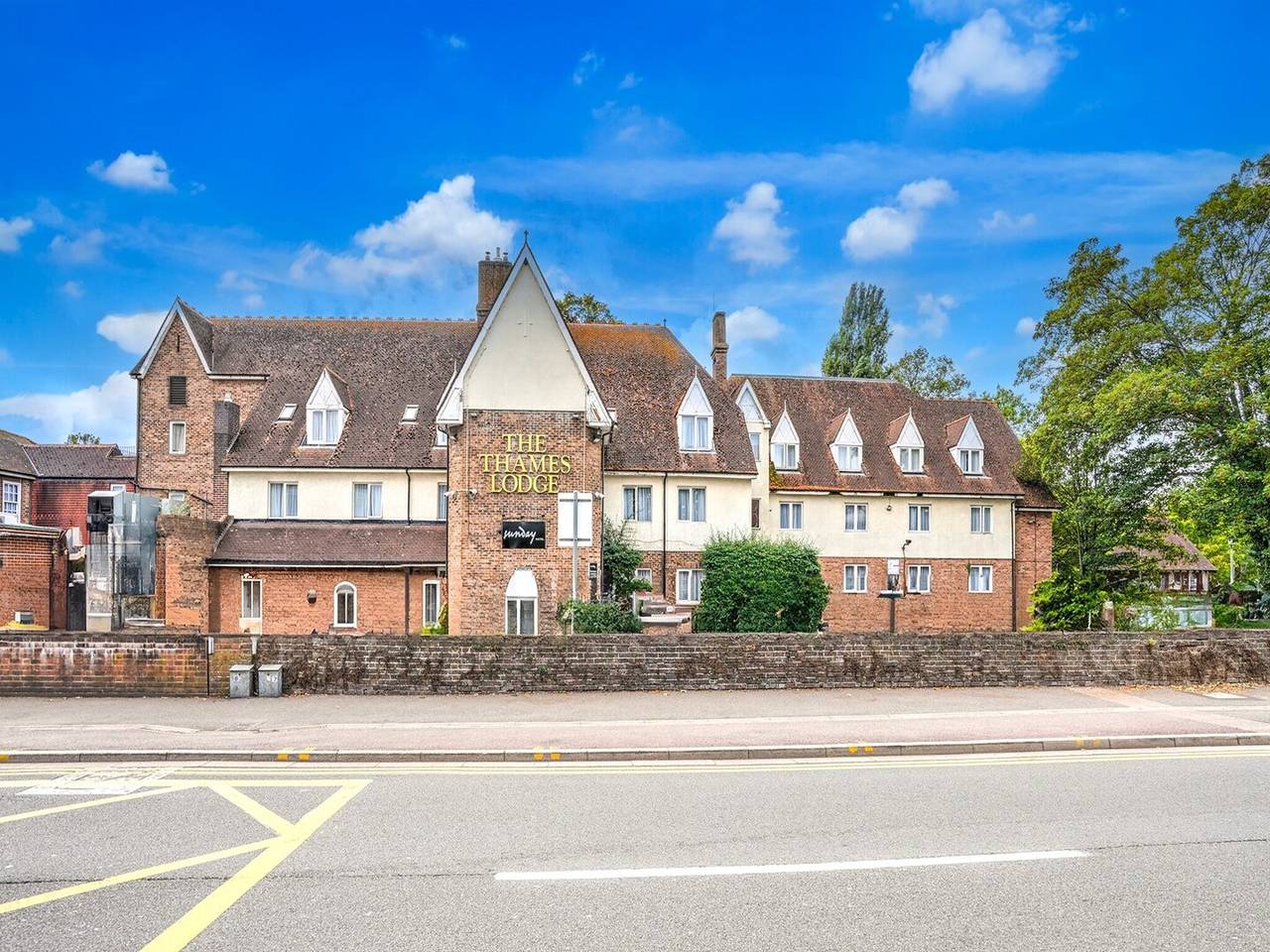 Deluxe Double Room in Spelthorne, Colne Valley Park