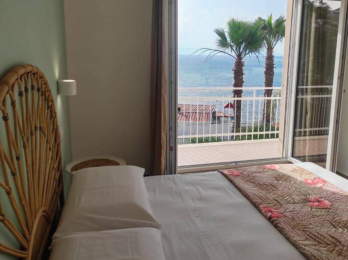 Queen Room with Garden View in Spiagga Licina, Agropoli
