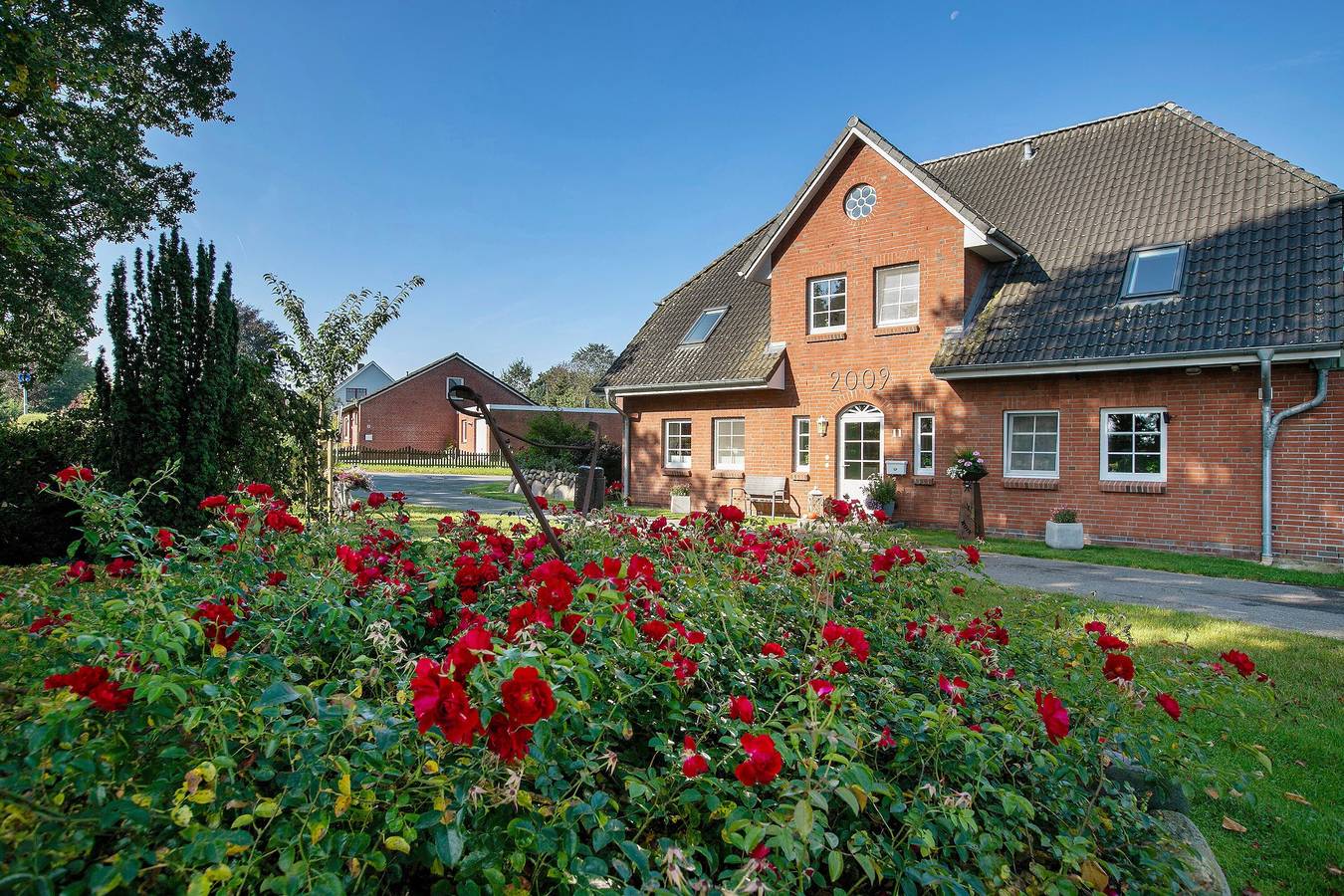 Ganze Wohnung, Ferienwohnung Andresen Högel" mit Gemeinschaftsterrasse, Gemeinschaftsgarten und Wlan in Högel, Grünes Binnenland