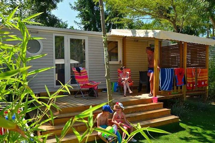 Camping pour 8 personnes, avec bassin pour enfant