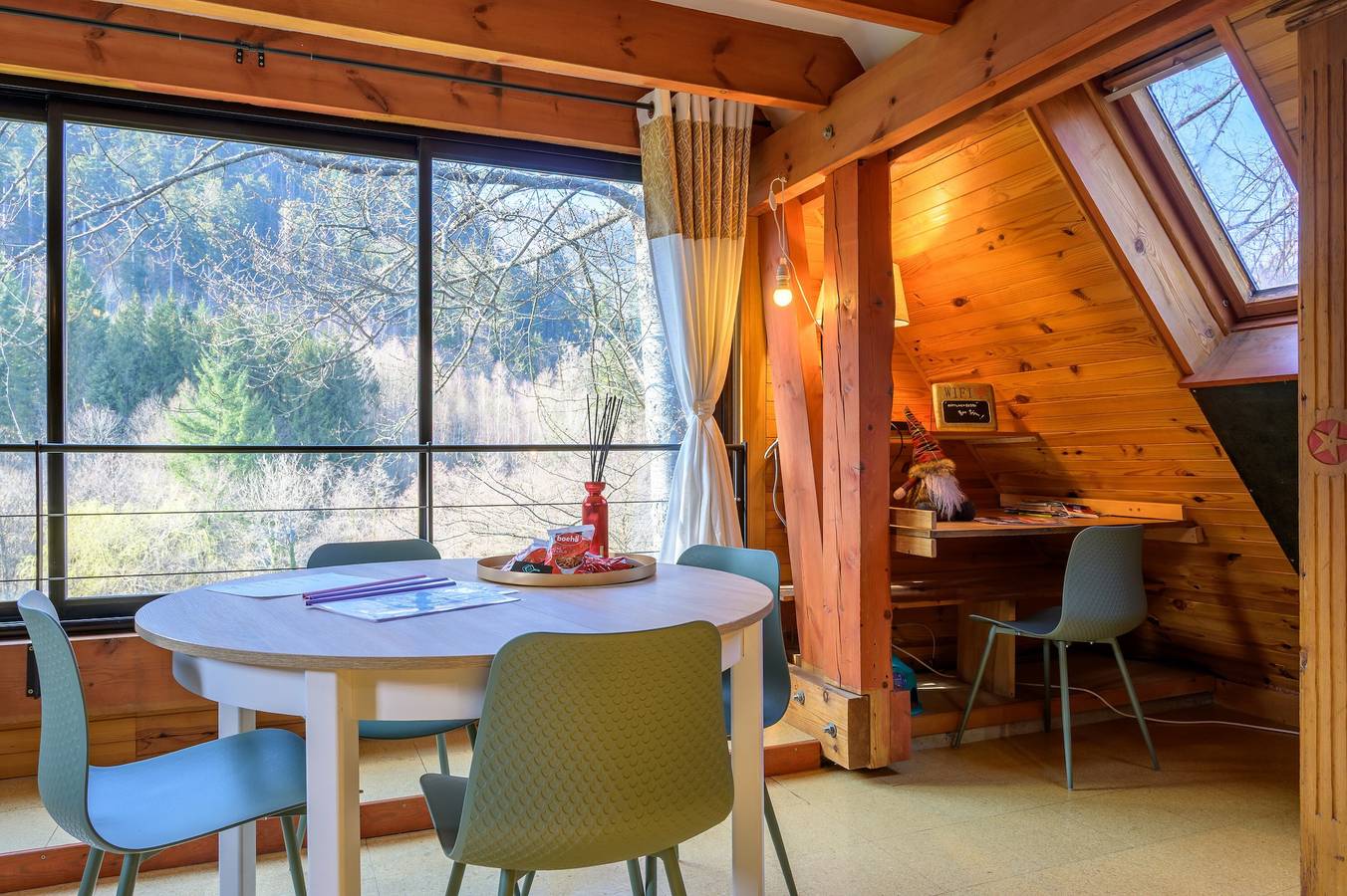 Apartamento entero, Apartamento 'Bombom' con vistas al lago, jardín privado y Wi-Fi in Mittlach, Parque natural regional de los Ballons des Vosges