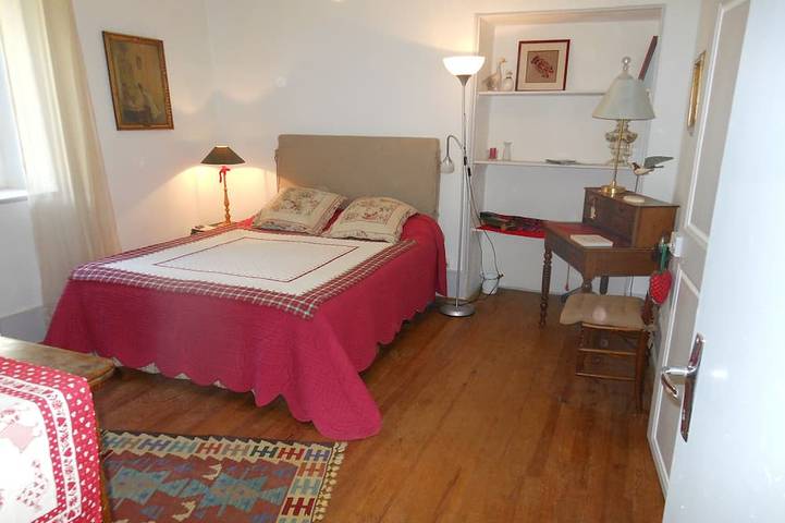 Location de vacances pour 5 personnes, avec balcon et jardin à Burettes - 3