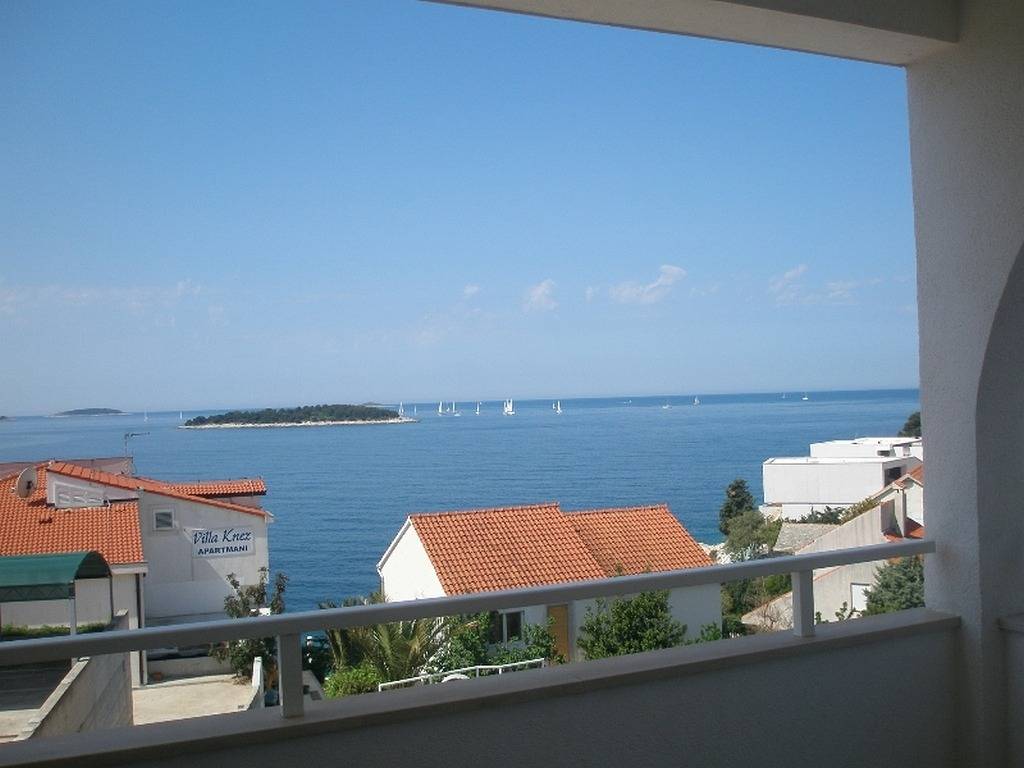 Ganze Wohnung, 1-Zimmer-Ferienwohnung mit Terrasse und Meerblick Primosten A-15704-a in Primošten, Šibenik-Knin