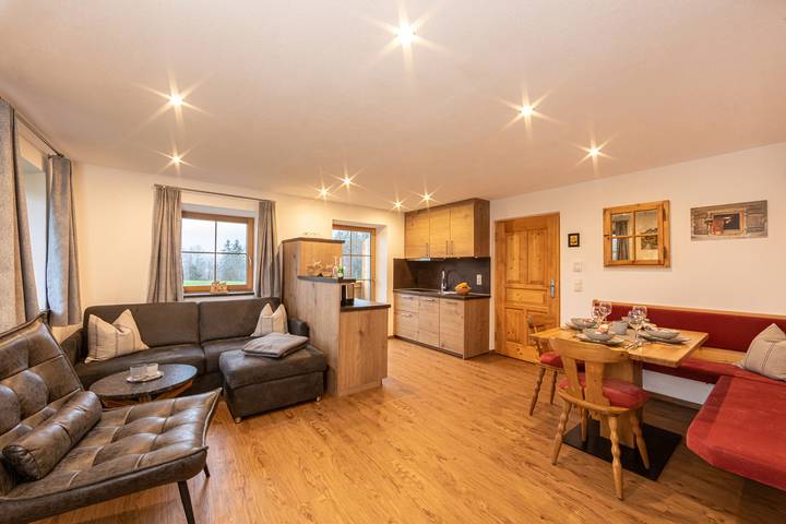 Ganze Ferienwohnung, Haus Unterstöberl - Ferienwohnung Watzmann 40qm, 1-2 Personen, 1 Schlafzimmer, Wohnküche, Bad/Wc, in Bischofswiesen, Berchtesgadener Alpen